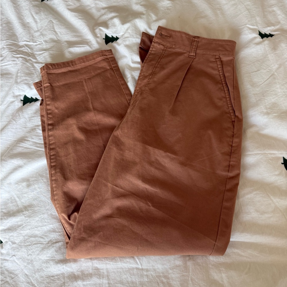 Tan Express Tapered Ankle Pants, size 8 (NWOT!) ✨